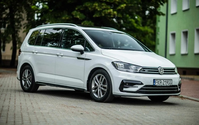 Volkswagen Touran cena 103900 przebieg: 135406, rok produkcji 2017 z Kostrzyn nad Odrą małe 562